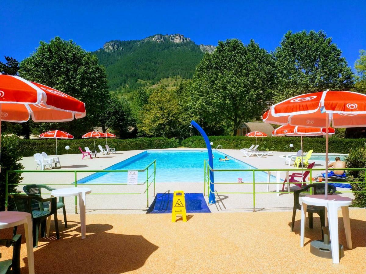 Camping le Pré Morjal Ispagnac Bagian luar foto